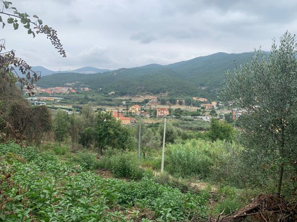 casa indipendente in vendita a Quiliano in zona Valleggia