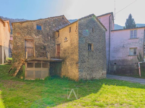 casa indipendente in vendita a Quiliano