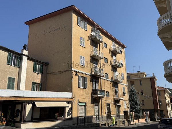 appartamento in vendita a Quiliano in zona Valleggia