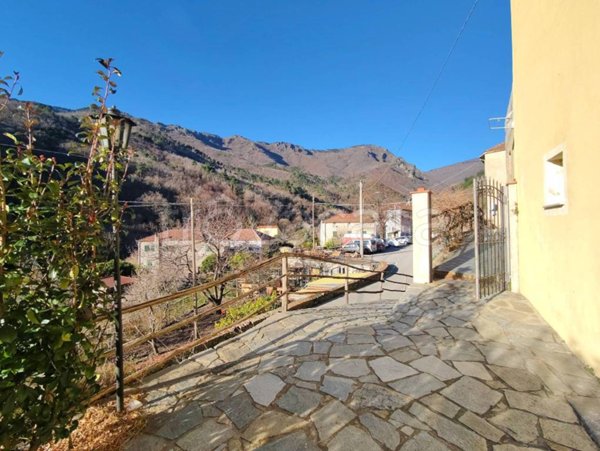 casa indipendente in vendita a Rialto