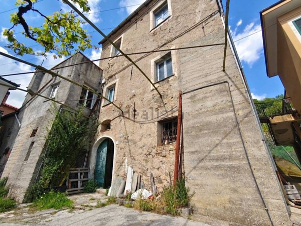 casa indipendente in vendita a Rialto