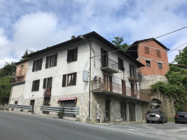 casa indipendente in vendita a Roccavignale in zona Valzemola