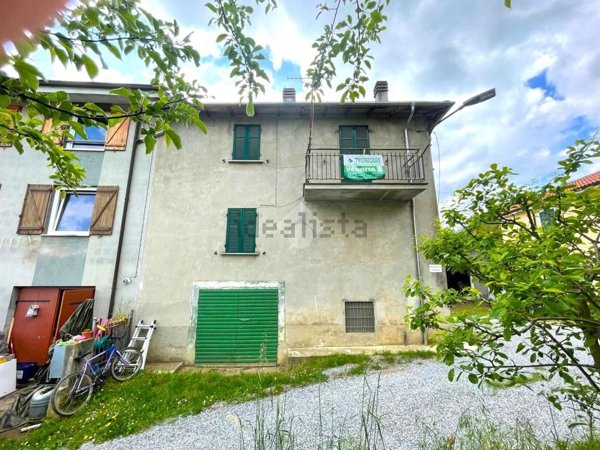 casa semindipendente in vendita a Roccavignale in zona Camponuovo