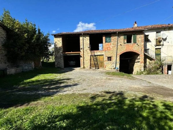 casa indipendente in vendita a Roccavignale in zona Valzemola