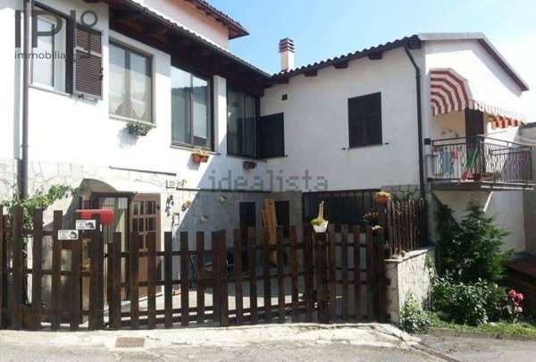 casa semindipendente in vendita a Roccavignale