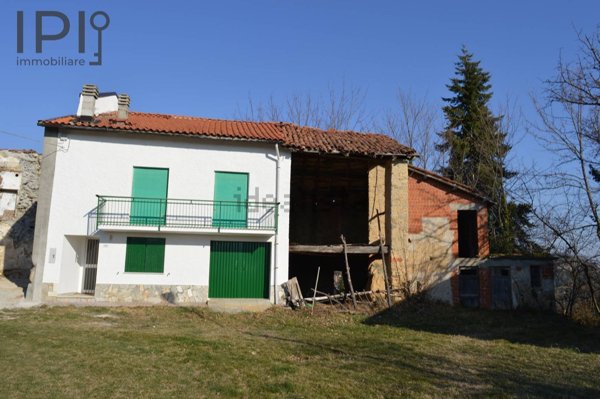 casa indipendente in vendita a Roccavignale in zona Camponuovo