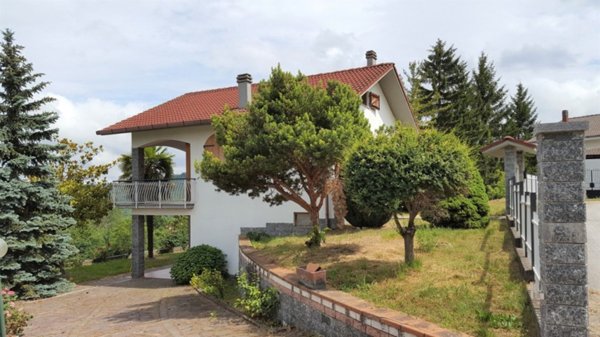 casa indipendente in vendita a Roccavignale in zona Pianissolo