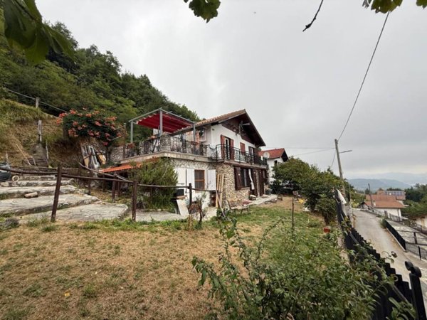 casa indipendente in vendita a Roccavignale in zona Pianissolo