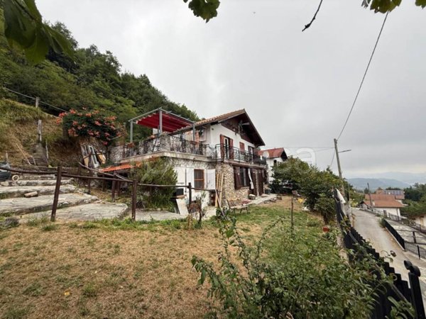 casa indipendente in vendita a Roccavignale in zona Pianissolo