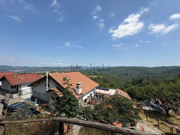 casa indipendente in vendita a Roccavignale in zona Pianissolo