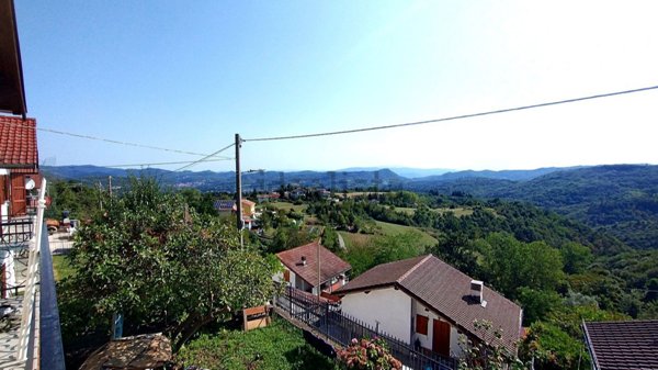casa indipendente in vendita a Roccavignale in zona Pianissolo