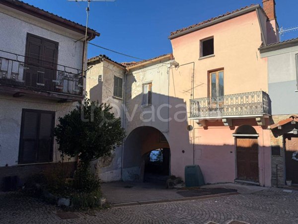 casa semindipendente in vendita a Roccavignale in zona Strada