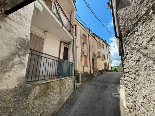 appartamento in vendita a Roccavignale in zona Valzemola
