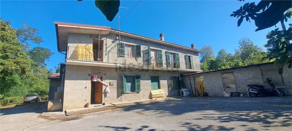 casale in vendita a Roccavignale in zona Strada
