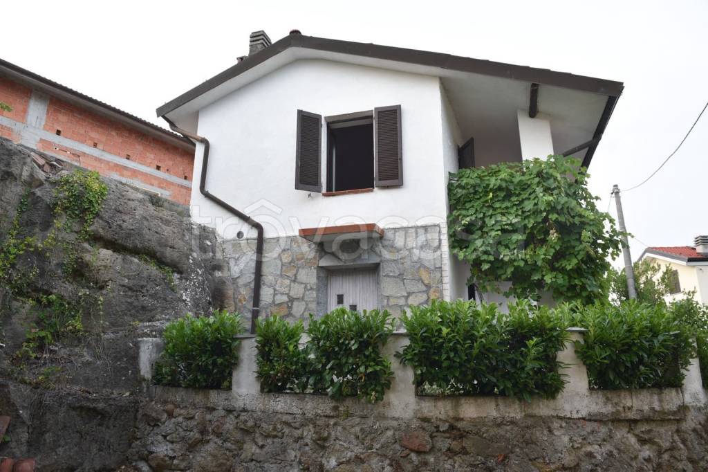 appartamento in vendita a Roccavignale in zona Camponuovo