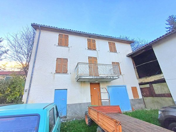 casa indipendente in vendita a Roccavignale in zona Camponuovo
