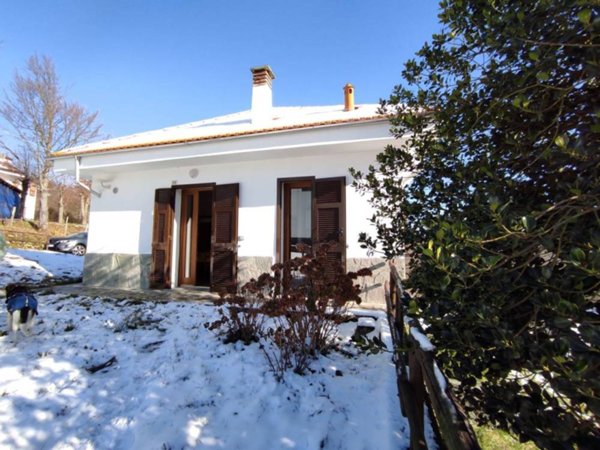 casa indipendente in vendita a Sassello in zona Piampaludo