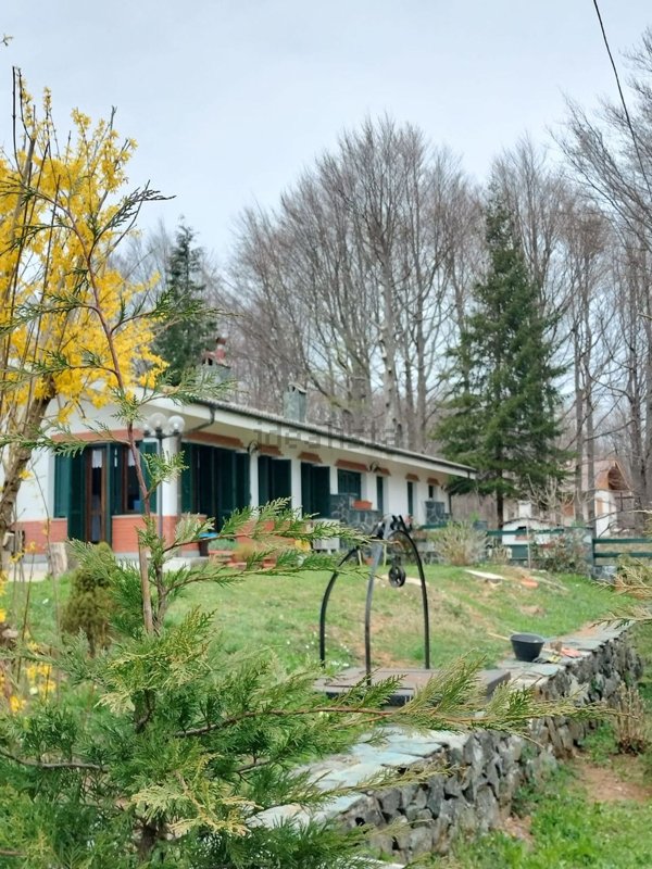 appartamento in vendita a Sassello in zona Alberola