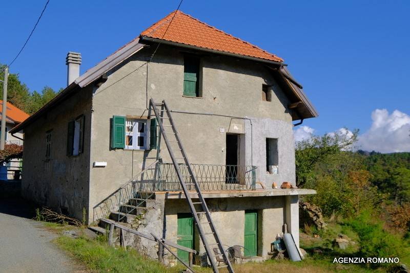 casa indipendente in vendita a Sassello