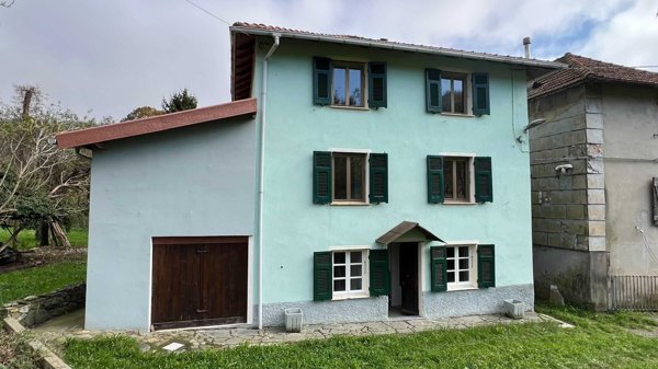 casa indipendente in vendita a Sassello