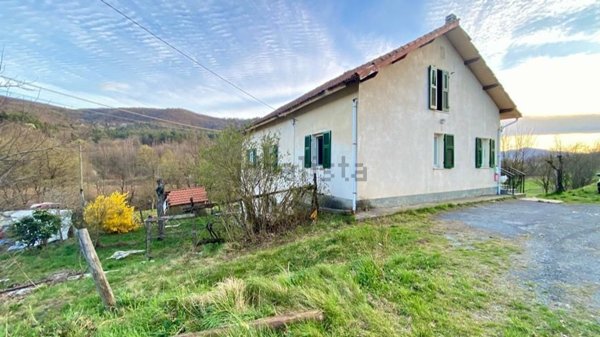 casa indipendente in vendita a Sassello