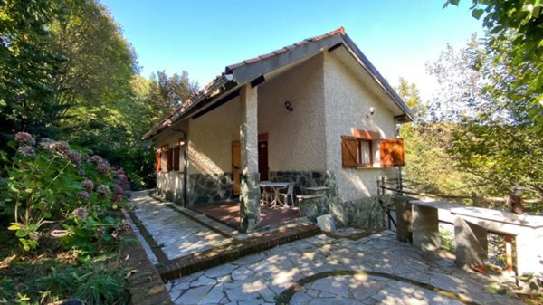 casa indipendente in vendita a Sassello in zona Alberola