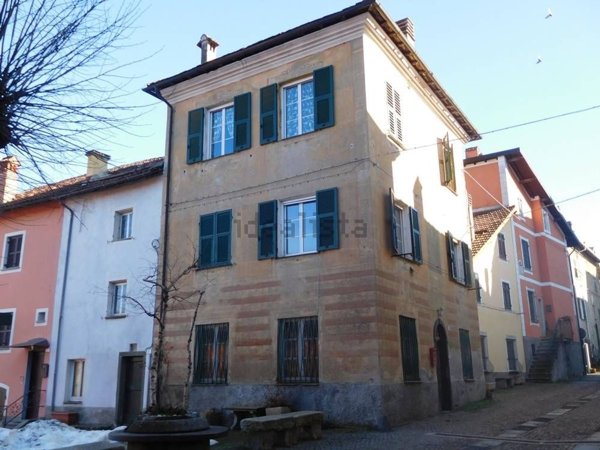 casa indipendente in vendita a Sassello