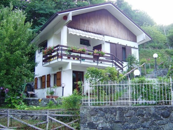 casa indipendente in vendita a Sassello