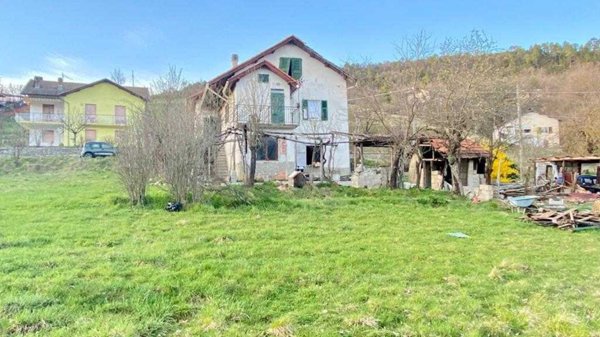 casa indipendente in vendita a Sassello