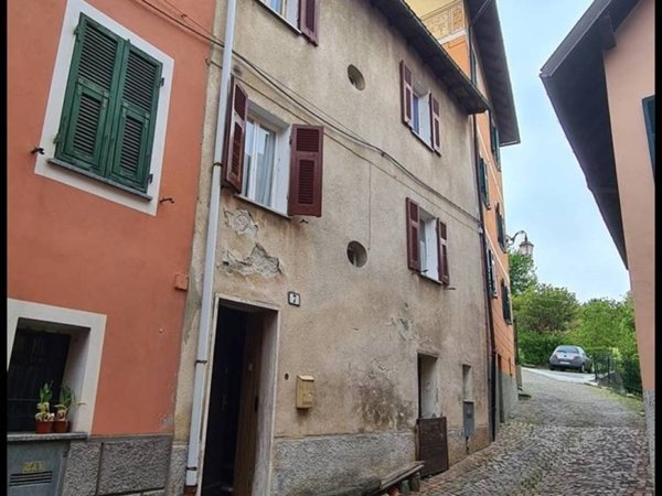 casa indipendente in vendita a Sassello