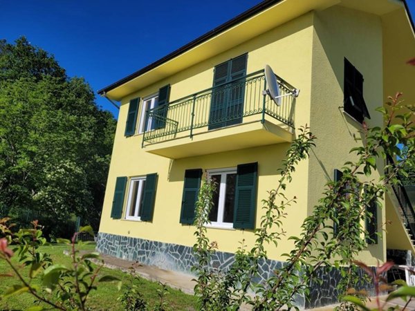 casa indipendente in vendita a Sassello in zona Maddalena