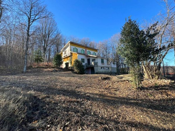 casa indipendente in vendita a Sassello in zona Piampaludo