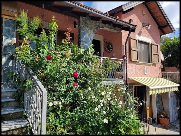 casa indipendente in vendita a Sassello