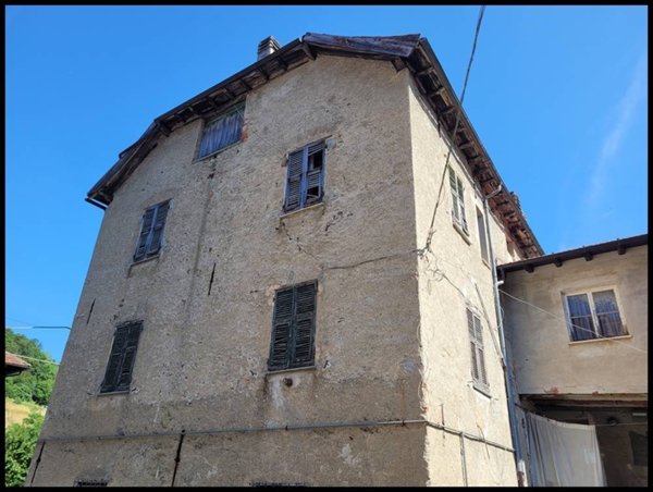 casa indipendente in vendita a Sassello