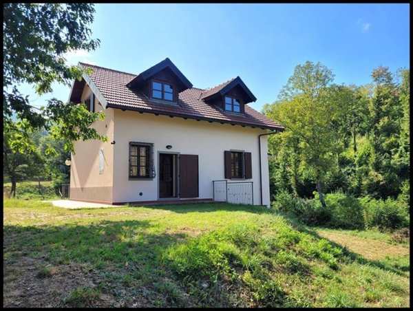 casa indipendente in vendita a Sassello