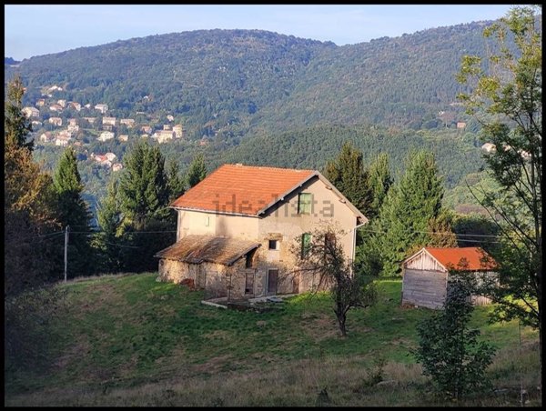 casa indipendente in vendita a Sassello in zona Piampaludo