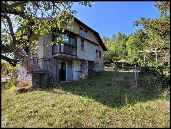 casa indipendente in vendita a Sassello