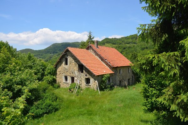 casale in vendita a Sassello in zona Alberola