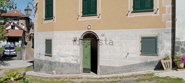 casa semindipendente in vendita a Sassello