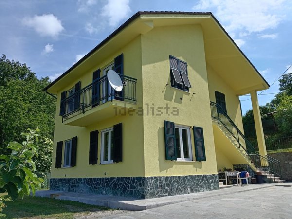 casa indipendente in vendita a Sassello in zona Maddalena