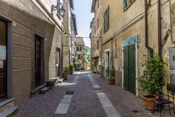 casa indipendente in vendita a Sassello