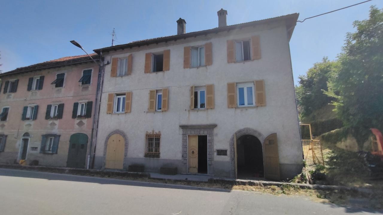 casa indipendente in vendita a Sassello