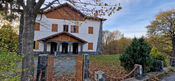 casa indipendente in vendita a Sassello