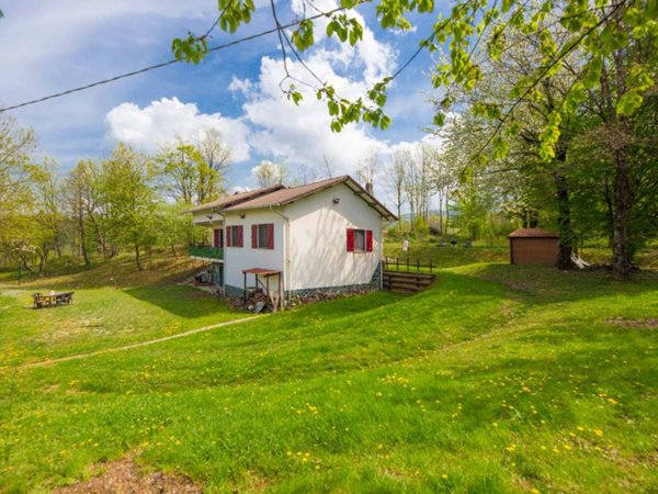 casa indipendente in vendita a Sassello