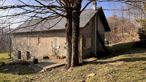 casa indipendente in vendita a Sassello in zona Piampaludo
