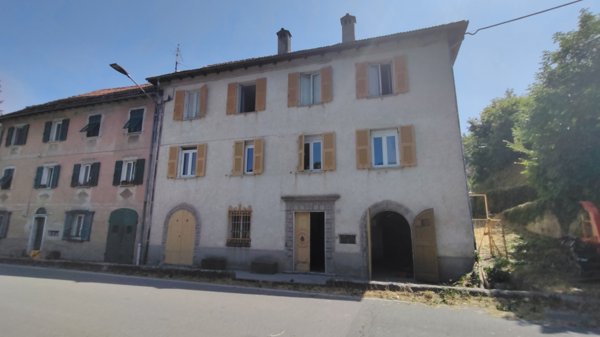 casa indipendente in vendita a Sassello
