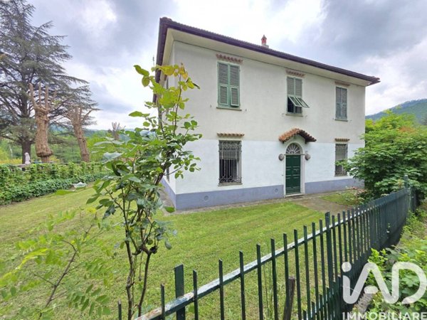 casa indipendente in vendita a Sassello
