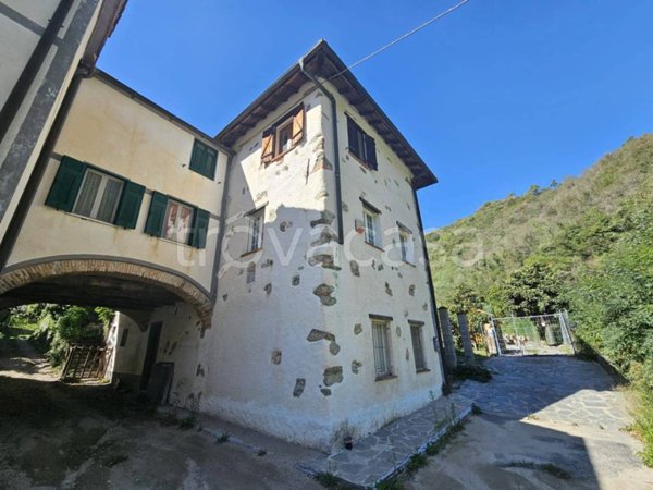 casa indipendente in vendita a Savona in zona Santuario