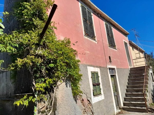 casa semindipendente in vendita a Savona in zona Montemoro
