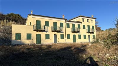 casa indipendente in vendita a Savona in zona Ciantagalletto
